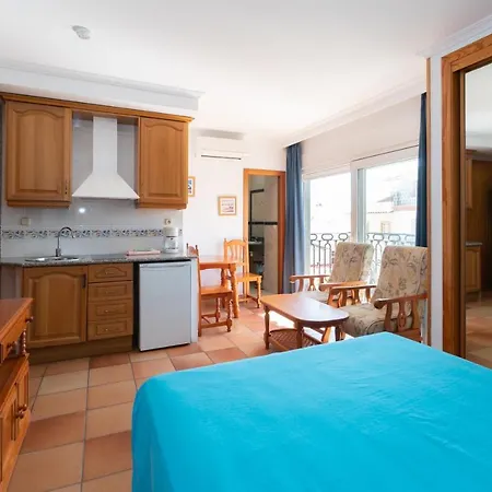 Leonor Carihuela Apartment *