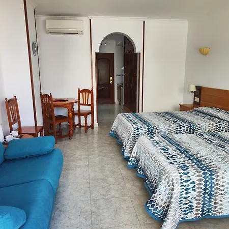Leonor Carihuela Apartment *